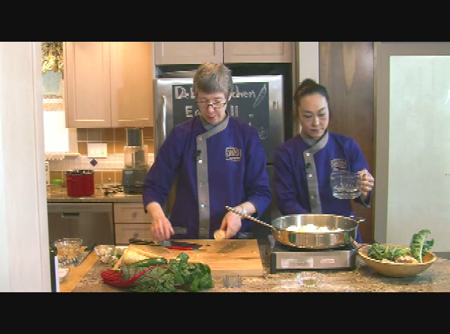 Thumbnail image for Eat Well Be Happy - Garlicky Chicken, Immune Boosting Soup, Seasonal Steamed Veggies