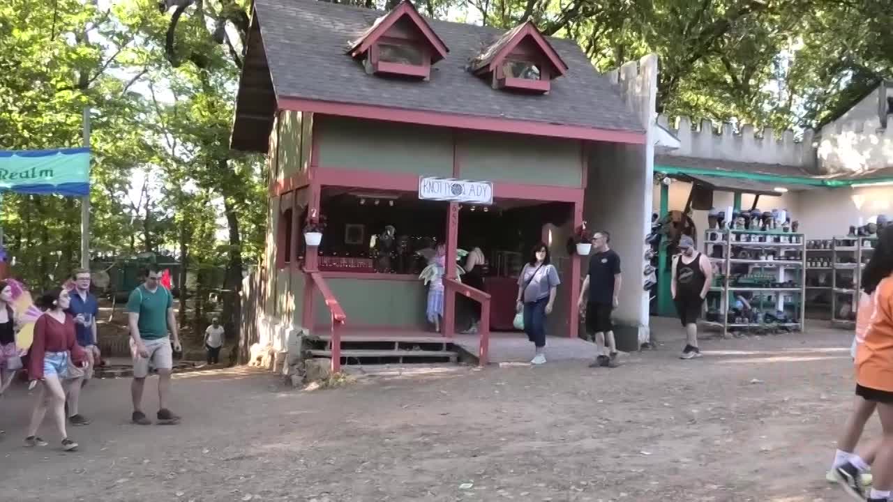 Thumbnail image for Sundays Sauce Pot -  Kansas City Renaissance Festival - Oct 6  2022 - Show 59